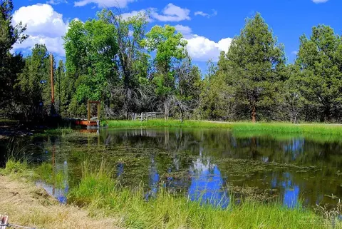 23450 Walker Rd, Bend, OR 97701 photo 2