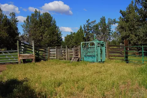 23450 Walker Rd, Bend, OR 97701 photo 20