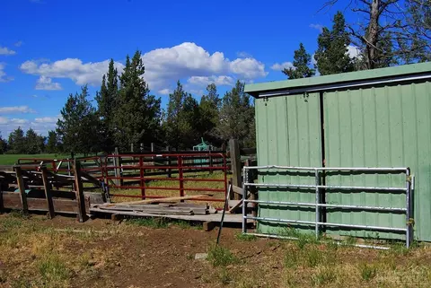 23450 Walker Rd, Bend, OR 97701 photo 7