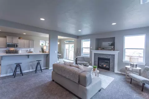 63309 Lamoine Ln, Bend, OR 97701 photo 8