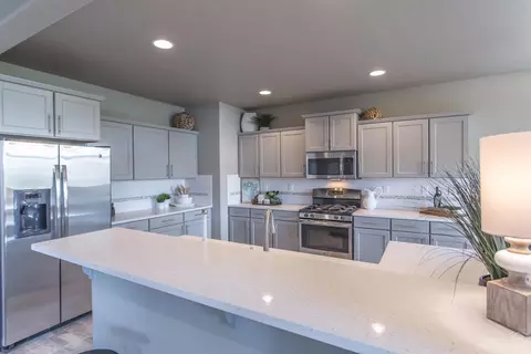 63309 Lamoine Ln, Bend, OR 97701 photo 3
