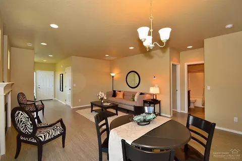 63324 Lamoine Ln, Bend, OR 97701 photo 8
