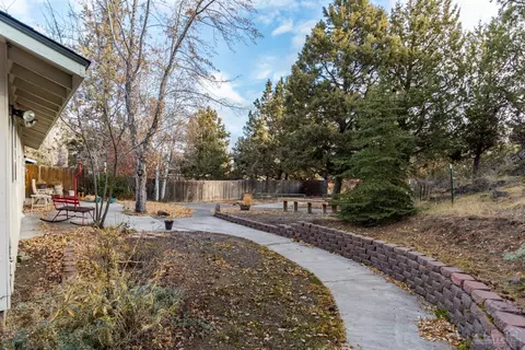 2374 NE Ocker Dr, Bend, OR 97701 photo 23