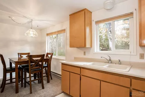 2374 NE Ocker Dr, Bend, OR 97701 photo 10