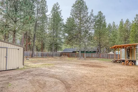 14892 Bluegrass Loop, Sisters, OR 97759 photo 2