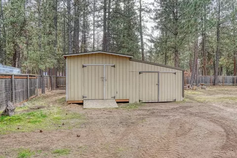 14892 Bluegrass Loop, Sisters, OR 97759 photo 3