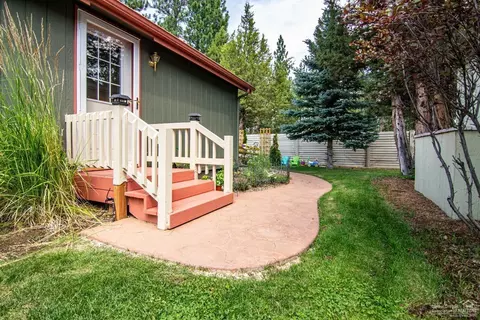 348 N Wheeler Loop, Sisters, OR 97759 photo 19
