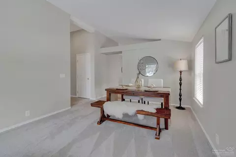 348 N Wheeler Loop, Sisters, OR 97759 photo 4