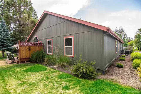 348 N Wheeler Loop, Sisters, OR 97759 photo 20
