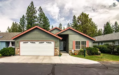 348 N Wheeler Loop, Sisters, OR 97759 photo 1