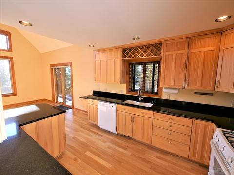 18511 Clear Spring Way, Crescent Lake, OR 97733 photo 9
