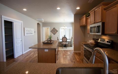 20697 Kilbourne Loop, Bend, OR 97701 photo 4