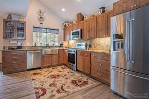 55363 Gross Dr, Bend, OR 97707 photo 5