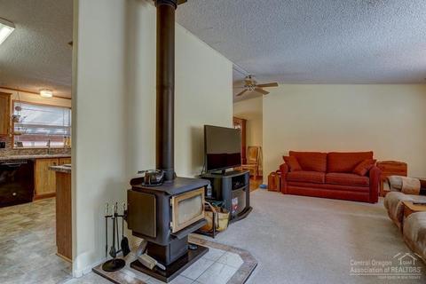 14740 S Sugar Pine Way, La Pine, OR 97739 photo 4