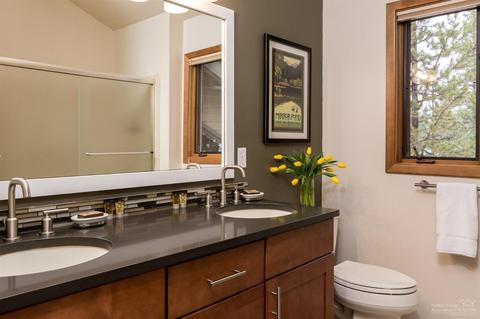 57676 Tan Oak Ln, Sunriver, OR 97707 photo 13