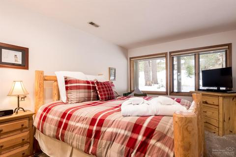 57676 Tan Oak Ln, Sunriver, OR 97707 photo 15