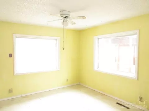 288 S Egan Ave, Burns, OR 97720 photo 5