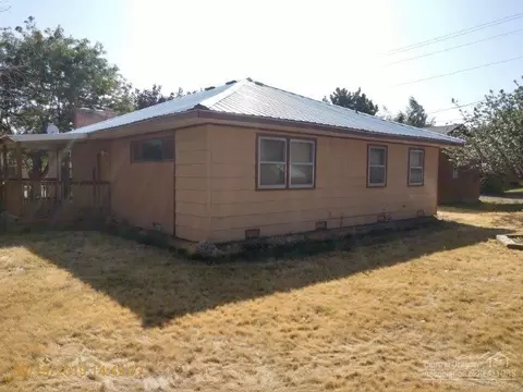 288 S Egan Ave, Burns, OR 97720 photo 2