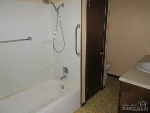 288 S Egan Ave, Burns, OR 97720 photo 11