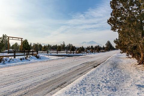 17910 Plainview, Bend, OR 97703 photo 2