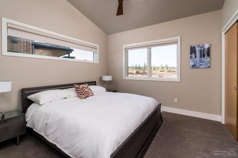 19126 Gateway Loop, Bend, OR 97702 photo 11