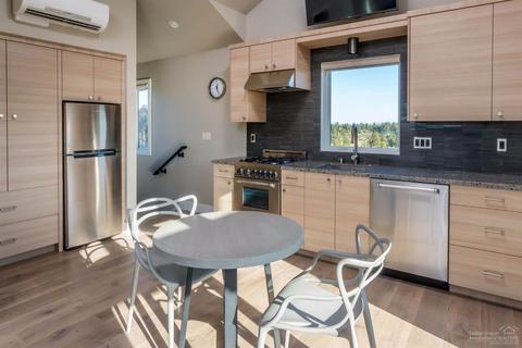 19126 Gateway Loop, Bend, OR 97702 photo 16
