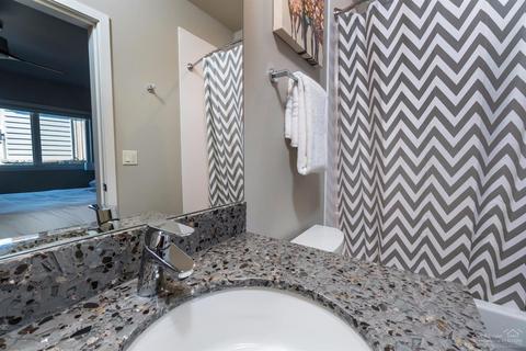 19126 Gateway Loop, Bend, OR 97702 photo 14