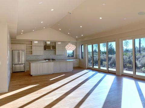 19159 Gateway Loop, Bend, OR 97702 photo 6