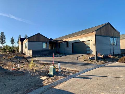 19159 Gateway Loop, Bend, OR 97702 photo 2