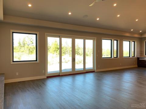 19159 Gateway Loop, Bend, OR 97702 photo 10