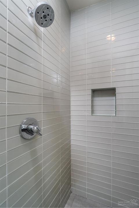 63193 NE Iner Loop, Bend, OR 97701 photo 7