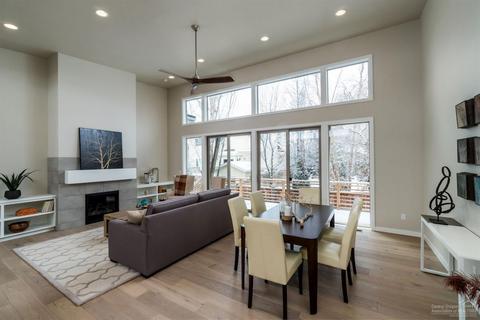63193 NE Iner Loop, Bend, OR 97701 photo 2