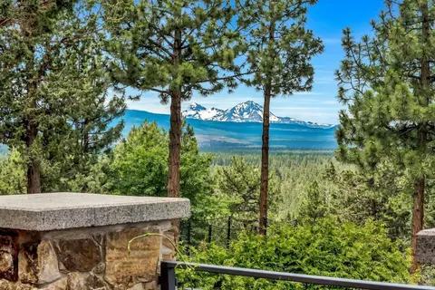 19070 Saddleback Ln, Bend, OR 97703 photo 2