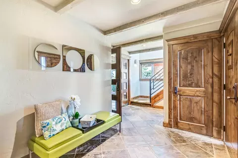 19070 Saddleback Ln, Bend, OR 97703 photo 4