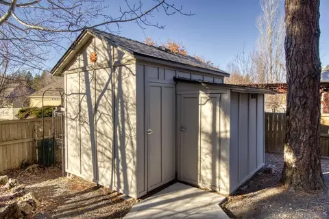 19569 Fishhawk Loop, Bend, OR 97702 photo 24