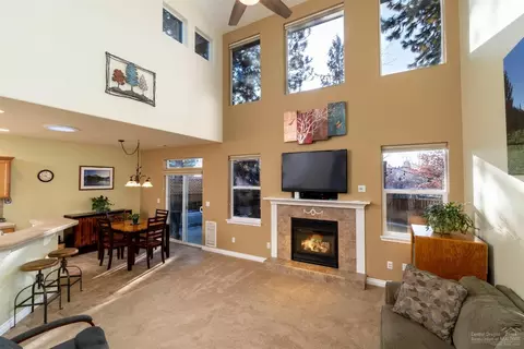 19569 Fishhawk Loop, Bend, OR 97702 photo 3