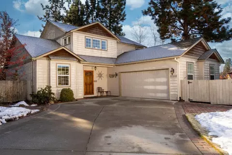 19569 Fishhawk Loop, Bend, OR 97702 photo 2