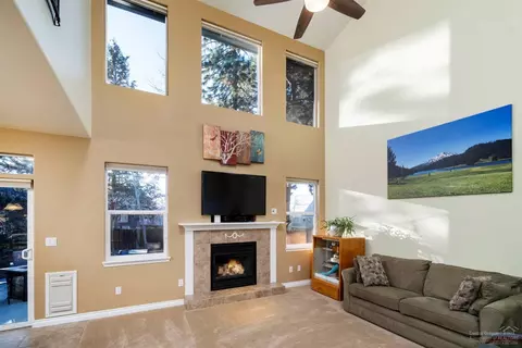 19569 Fishhawk Loop, Bend, OR 97702 photo 5