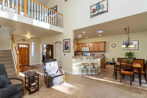 19569 Fishhawk Loop, Bend, OR 97702 photo 4