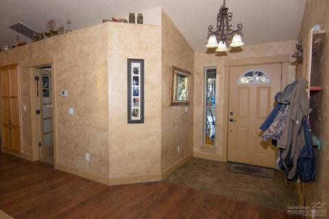 17035 Bakersfield Rd, Bend, OR 97707 photo 3