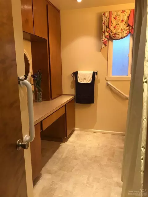 707 NE 9th St, Bend, OR 97701 photo 10