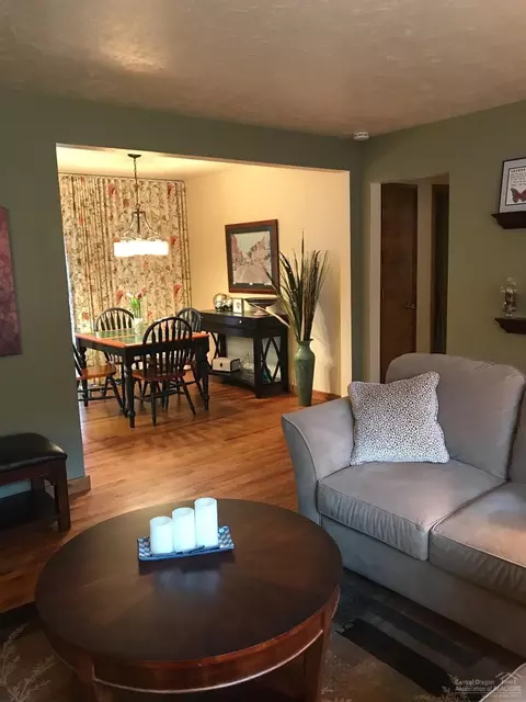 707 NE 9th St, Bend, OR 97701 photo 3