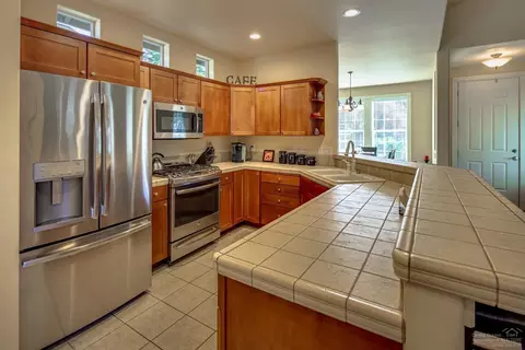 19456 Blue Lake Loop, Bend, OR 97702 photo 6