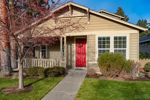 19456 Blue Lake Loop, Bend, OR 97702 photo 2