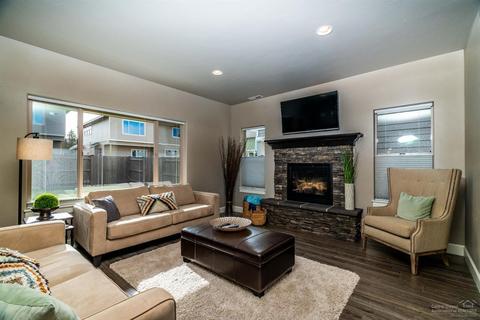 3124 NE Marea Dr, Bend, OR 97701 photo 2
