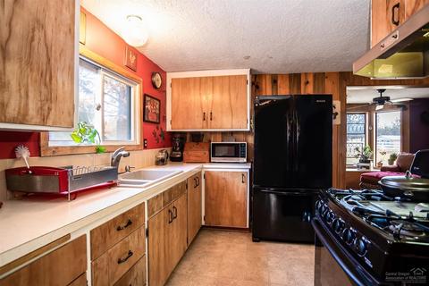 22235 Bear Creek Rd, Bend, OR 97701 photo 10