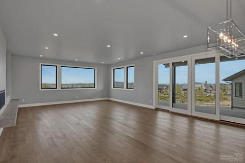 19196 Gateway Loop, Bend, OR 97702 photo 4