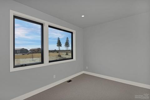19196 Gateway Loop, Bend, OR 97702 photo 22