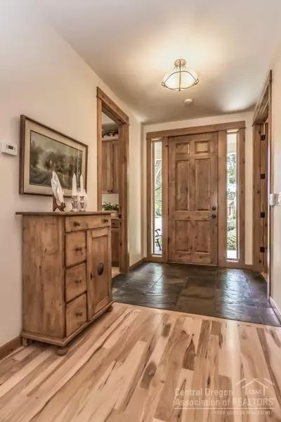 19505 Sugar Mill Loop, Bend, OR 97702 photo 2