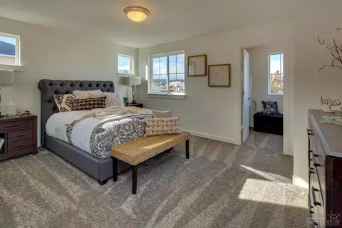 2586 NE Purcell Blvd, Bend, OR 97701 photo 3